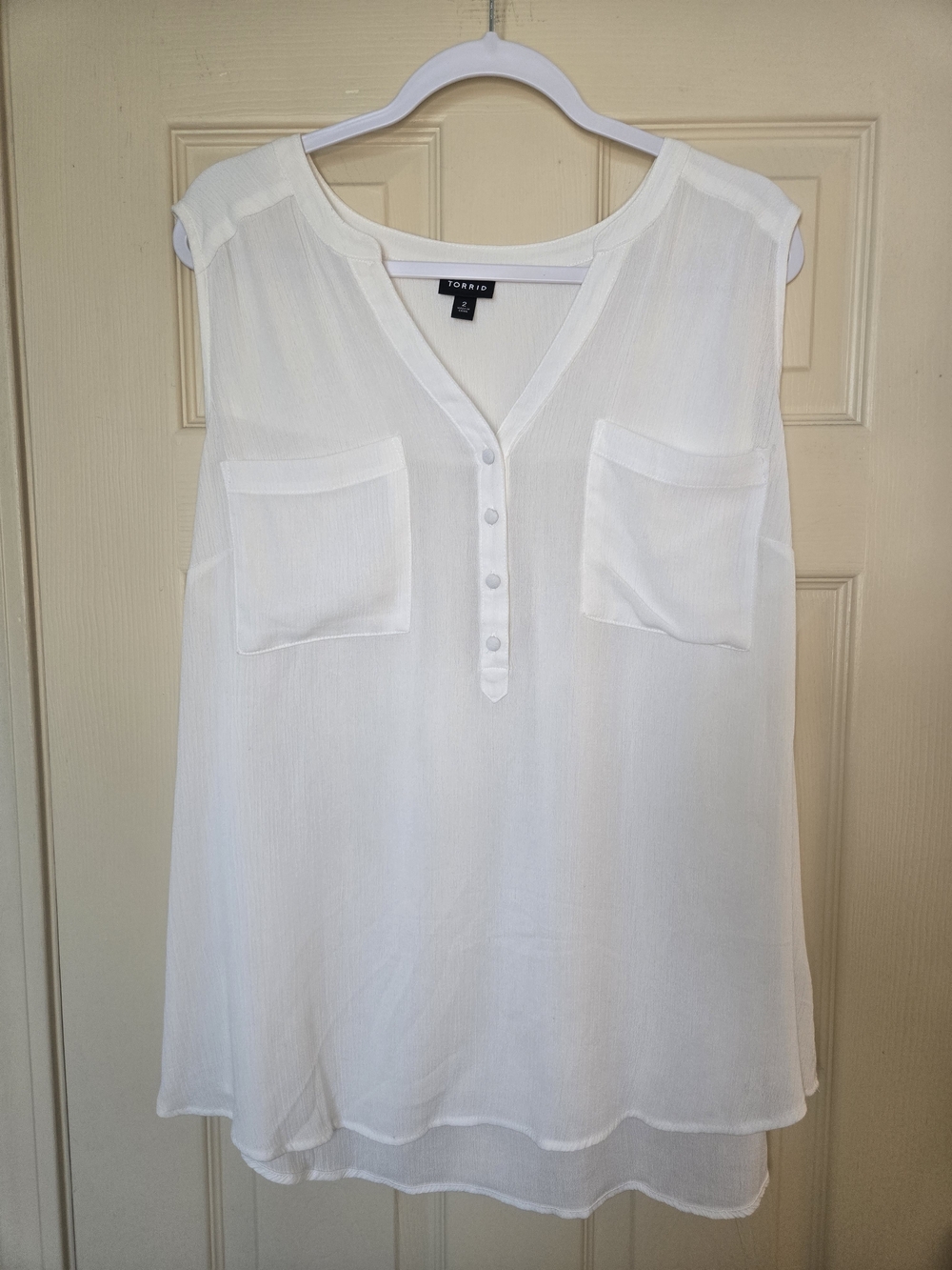 torrid White Sleeveless V-Neck Button-Front Top